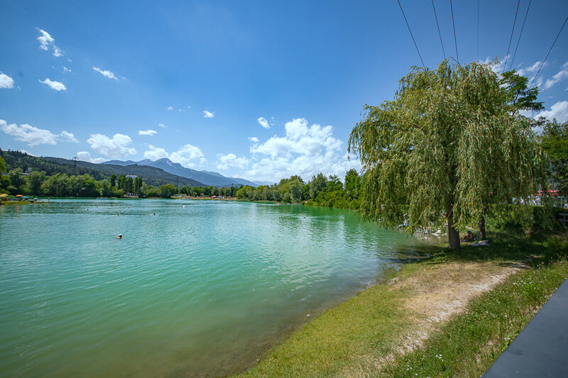 Roßau bathing pond shore