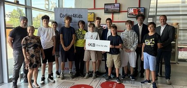 Kinder bei Coding4Kids