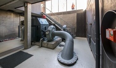Maschine im Kraftwerk Mühlau