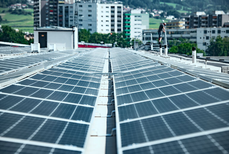 Sonnenstromkraftwerk auf Dach