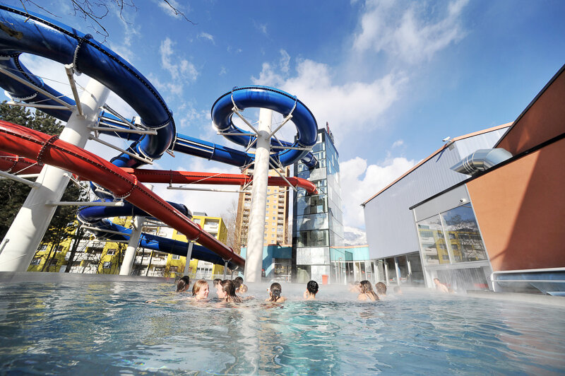 Olympisches Dorf outdoor pool with waterslide