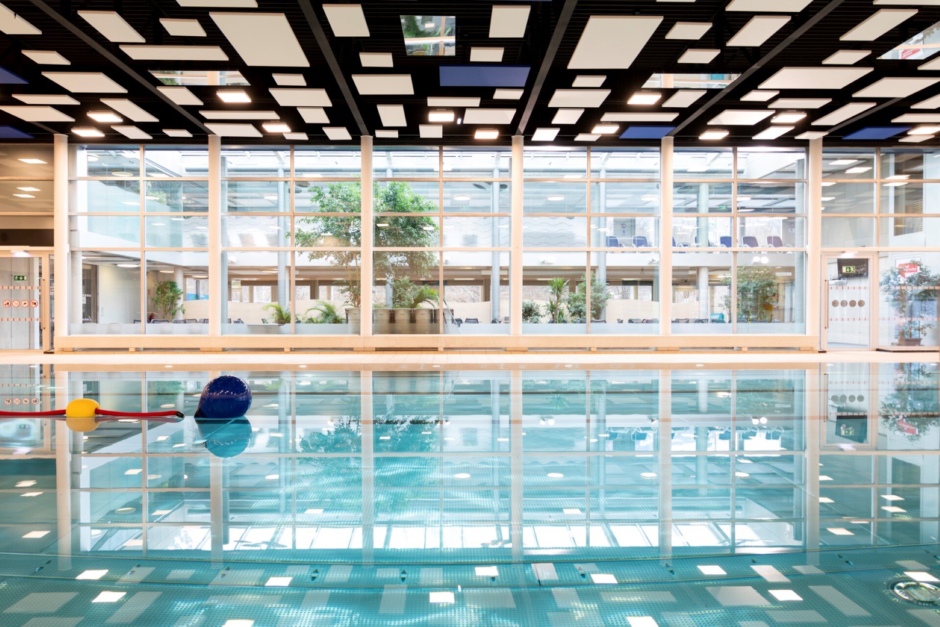 Olympisches Dorf indoor pool