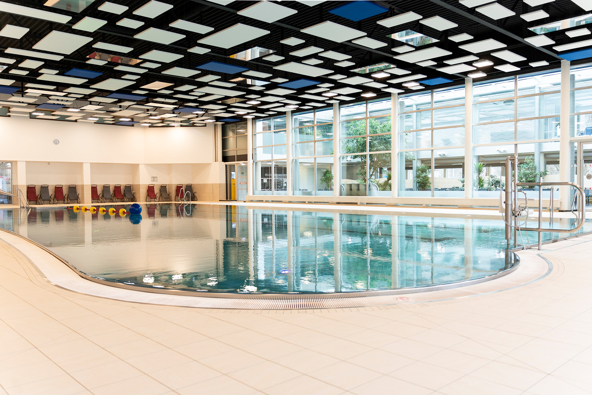 Olympisches Dorf indoor pool